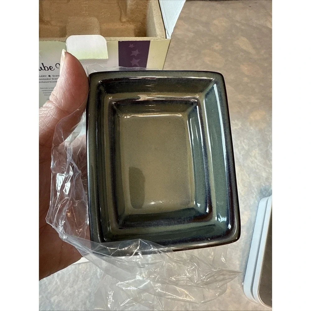 NEW Scentsy CUBE MOSS Wax Warmer Moss Green 1100-23215‎